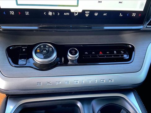 New 2026 Ford Expedition Max Platinum w/ Driver's Package image 16