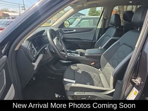 Used 2024 Volkswagen Atlas Peak Edition SEL image 3