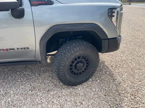 Used 2024 GMC Sierra 2500 AT4X w/ AT4X AEV Edition AWD/4WD image 5