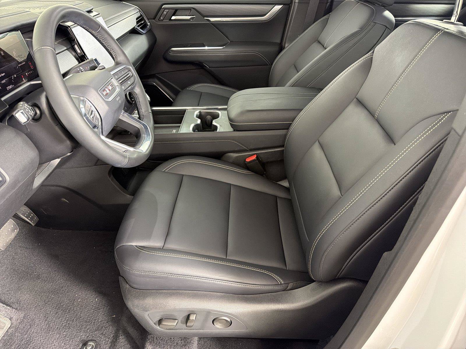 Used 2025 GMC Acadia Elevation w/ Elevation Premium Package FWD image 7
