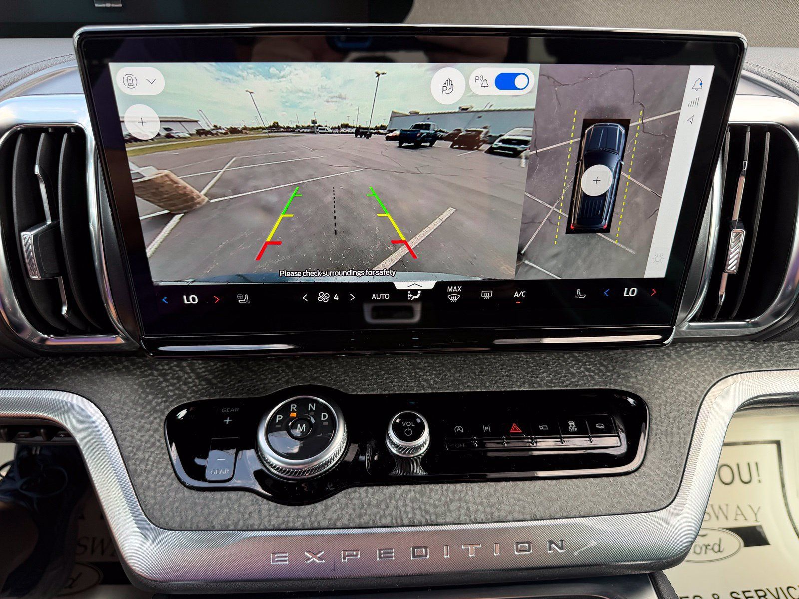 Used 2025 Ford Expedition Tremor AWD/4WD image 21