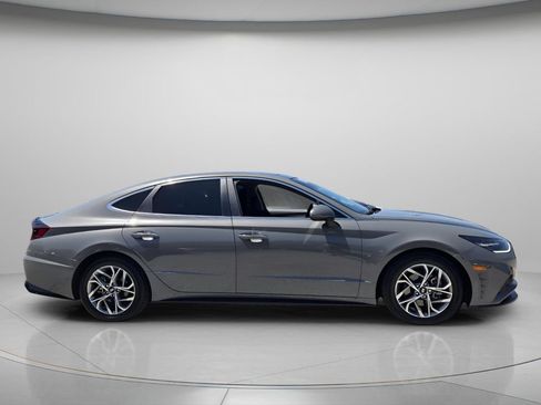 Certified 2023 Hyundai Sonata SEL w/ Convenience Package FWD image 4