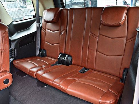 Used 2020 Cadillac Escalade Luxury RWD image 19