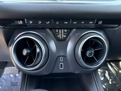 Used 2023 Chevrolet Blazer LT FWD image 28