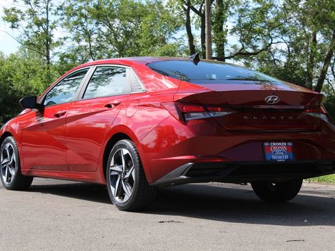 Used 2023 Hyundai Elantra SEL w/ Convenience Package FWD image 6