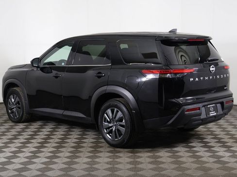 Used 2024 Nissan Pathfinder S image 7