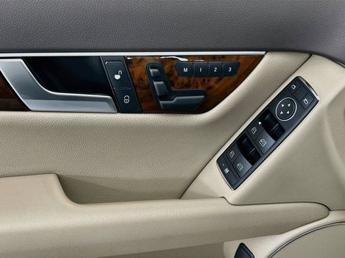 Used 2012 Mercedes-Benz C 250 Sedan image 22