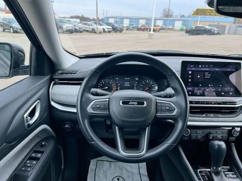 Used 2022 Jeep Compass Latitude image 13