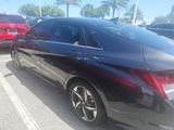 Used 2022 Hyundai Elantra Limited w/ Preferred Accessory Package image 3