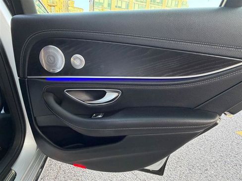 Used 2019 Mercedes-Benz E 300 4MATIC image 25