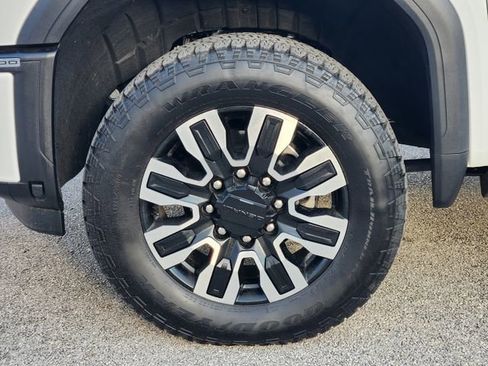 Used 2025 GMC Sierra 2500 Denali Ultimate AWD/4WD image 8