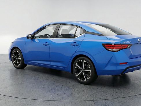 Used 2025 Nissan Sentra SV image 6