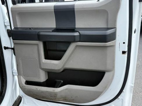 Used 2022 Ford F550 4x4 Crew Cab Super Duty w/ Power Equipment Group image 29