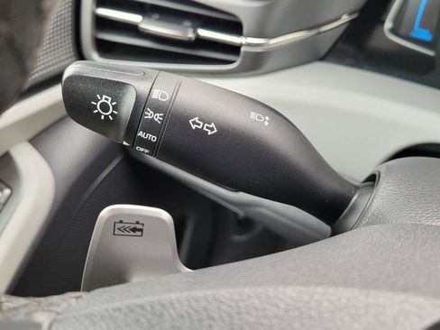 Used 2020 Hyundai Ioniq Limited image 33