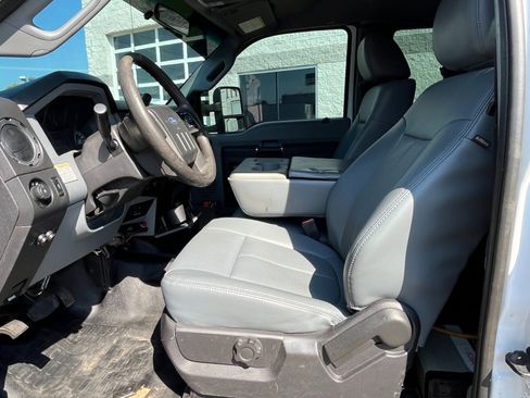 Used 2016 Ford F550 4x4 SuperCab Super Duty image 10