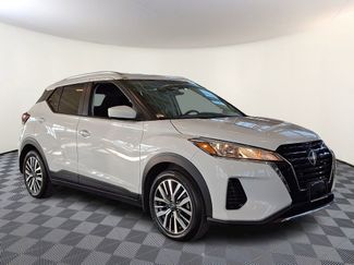 Used 2023 Nissan Kicks SV video 1