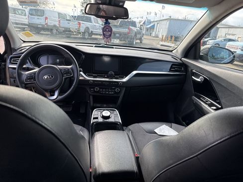 Used 2021 Kia Niro EX image 13