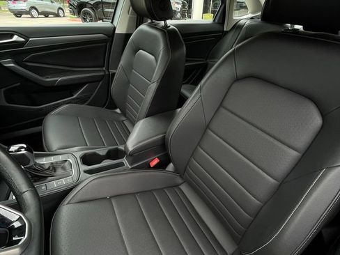 Used 2024 Volkswagen Jetta SE FWD image 22