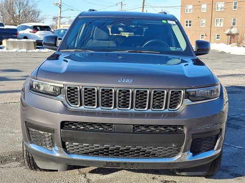 Used 2023 Jeep Grand Cherokee L Laredo image 2