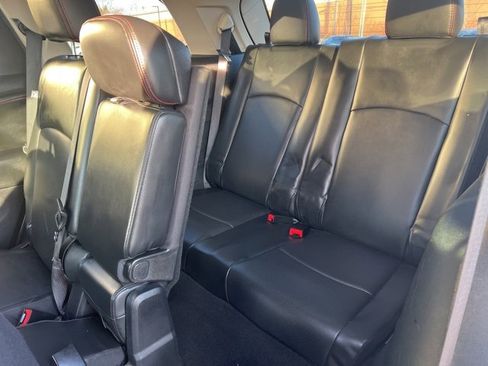 Used 2015 Dodge Journey R/T w/ Flexible Seating Group image 17