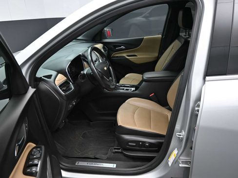 Used 2022 Chevrolet Equinox Premier AWD/4WD image 16