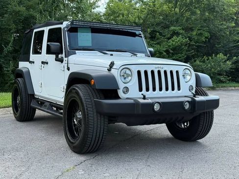 Used 2018 Jeep Wrangler Unlimited Sport S AWD/4WD image 10