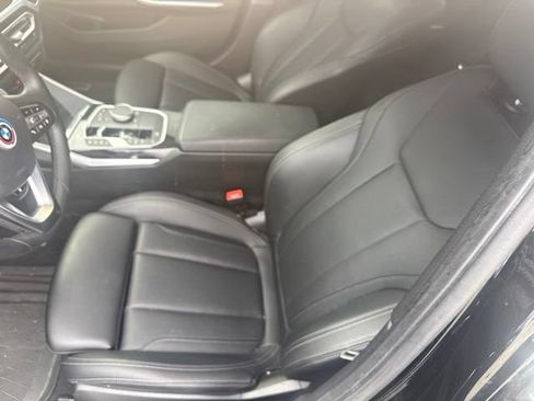 Used 2024 BMW 330i xDrive Sedan w/ Premium Package AWD/4WD image 22