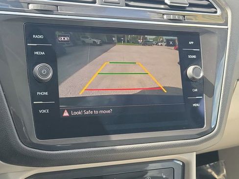 Used 2022 Volkswagen Tiguan SE image 29