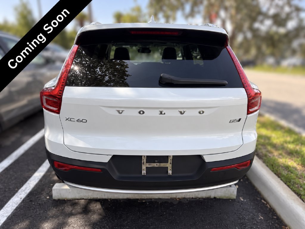 Certified 2024 Volvo XC40 B5 Ultimate w/ Protection Package Premier AWD/4WD image 8