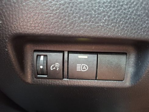 Used 2021 Toyota RAV4 XLE AWD/4WD image 26