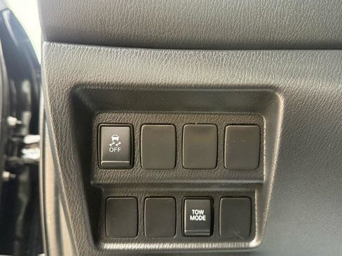 Used 2019 Nissan Pathfinder S image 13