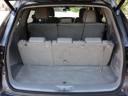 Used 2018 Toyota Highlander Plus AWD/4WD image 14