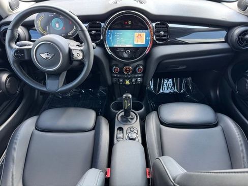 Certified 2024 MINI Cooper SE image 19