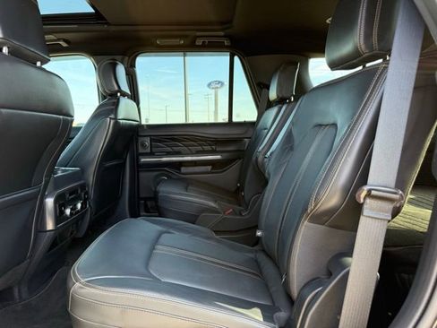 Used 2023 Ford Expedition Platinum image 15