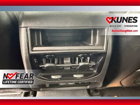 Used 2023 Jeep Grand Cherokee Limited AWD/4WD image 43