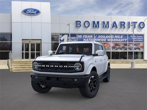 New 2025 Ford Bronco Outer Banks image 2