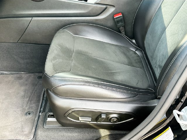 Used 2025 Jeep Grand Cherokee Altitude RWD image 19