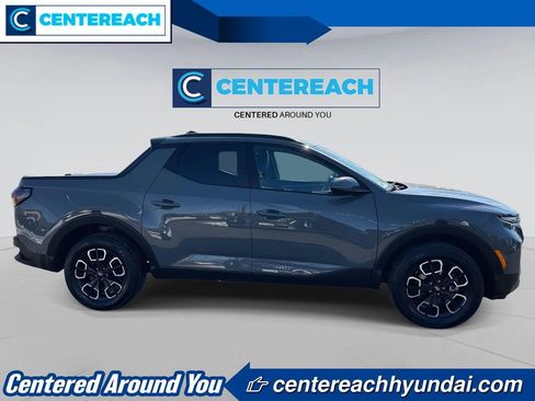 Used 2023 Hyundai Santa Cruz SEL Premium image 3