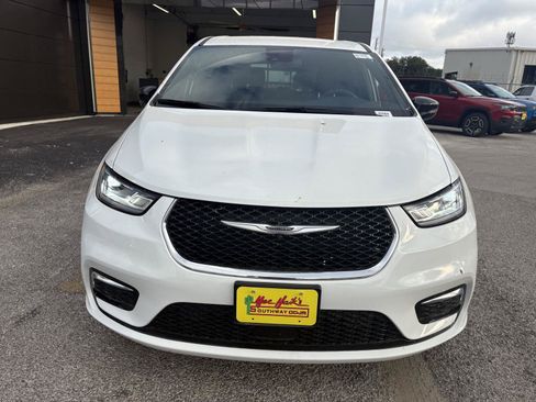 New 2026 Chrysler Pacifica Select FWD image 6