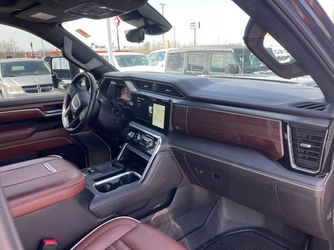 Used 2024 GMC Sierra 3500 Denali Ultimate image 17