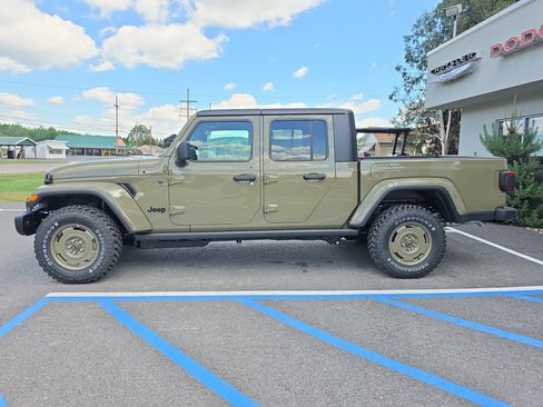 New 2026 Jeep Gladiator Willys AWD/4WD image 7