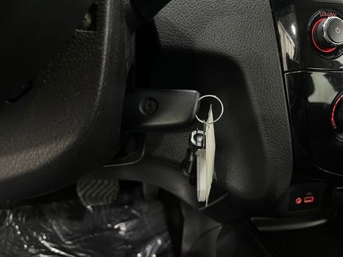 Used 2019 Nissan Rogue S image 18