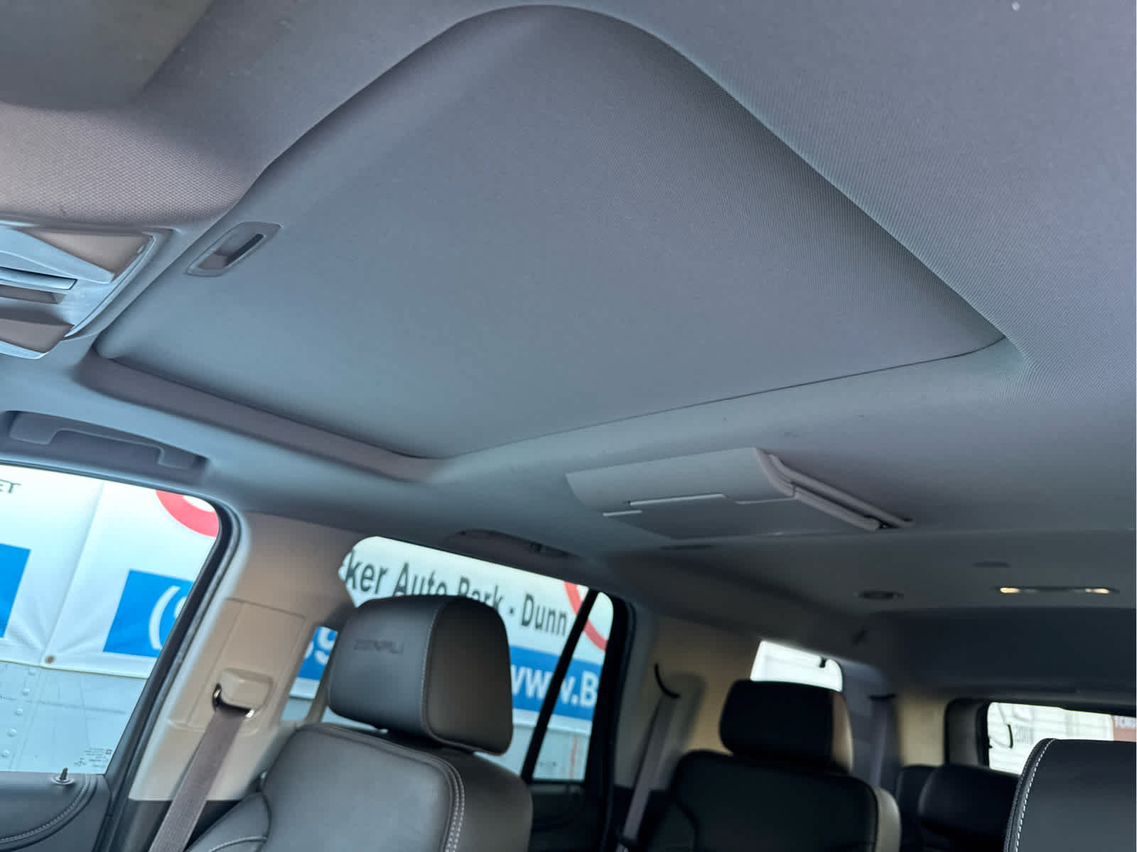 Used 2015 GMC Yukon Denali w/ Touring Package AWD/4WD image 29