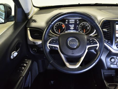 Used 2016 Jeep Cherokee Limited image 14