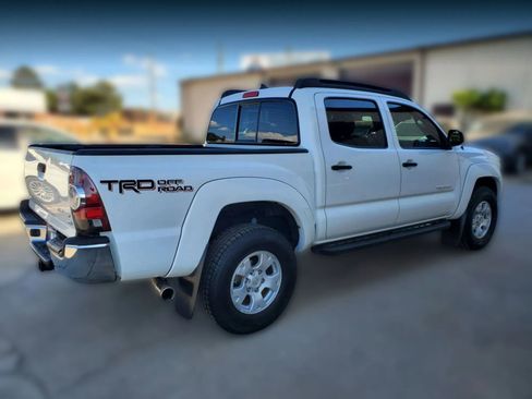 Used 2015 Toyota Tacoma PreRunner w/ TRD Off-Road Package image 8