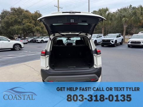 Used 2023 Nissan Rogue SV image 11