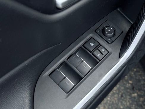 Used 2025 Toyota RAV4 XLE AWD/4WD image 13