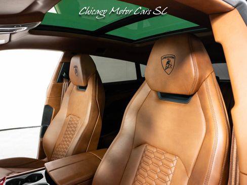 Used 2021 Lamborghini Urus AWD/4WD image 42