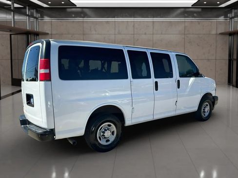 Used 2019 Chevrolet Express 2500 LS w/ Driver Convenience Package RWD image 19