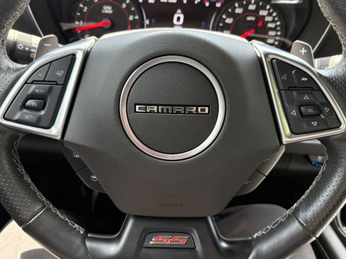 Used 2020 Chevrolet Camaro SS RWD image 17